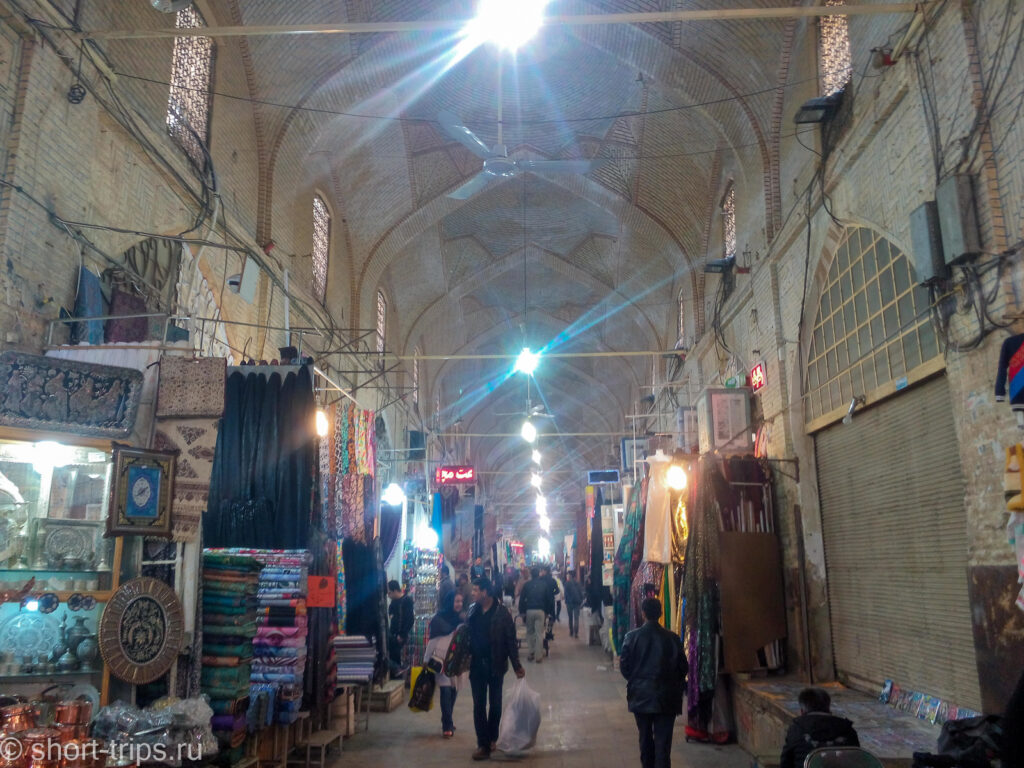 Vakil Bazaar