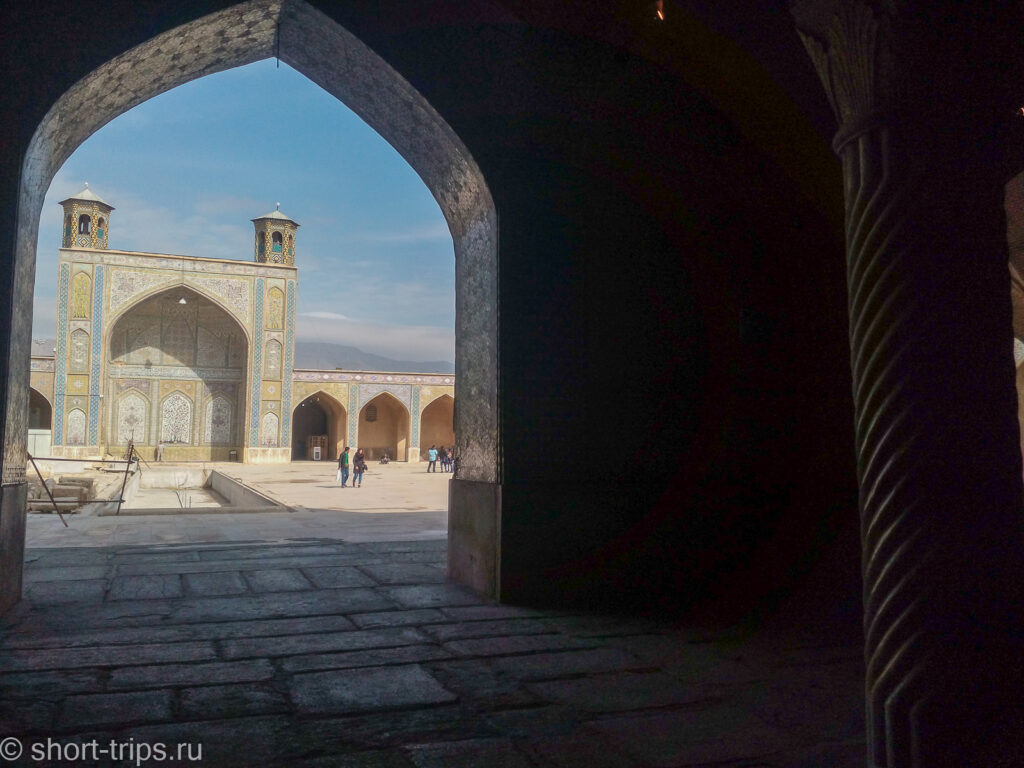 Vakil Mosque