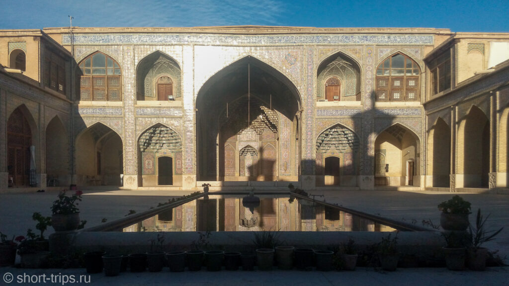 Nasir-ol-Molk Mosque